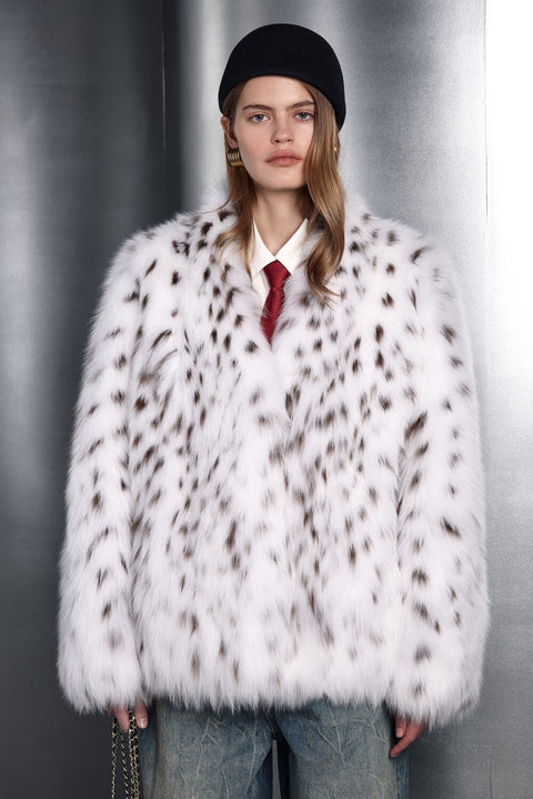Cappotto in pelliccia di volpe ispirato alla lince