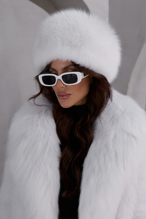 Chapeau blanc en fourrure de renard