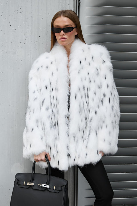 Cappotto in pelliccia di volpe ispirato alla lince