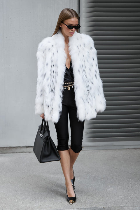 Cappotto in pelliccia di volpe ispirato alla lince