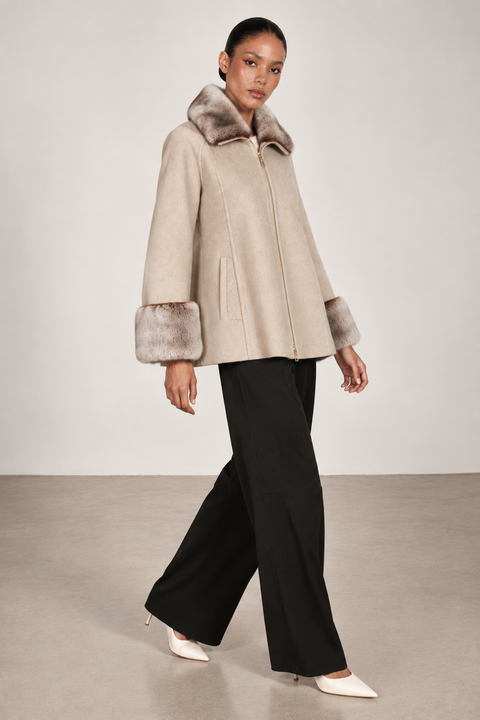 Short Cashmere Coat with Fur