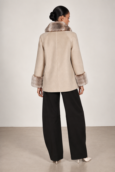 Short Cashmere Coat with Fur
