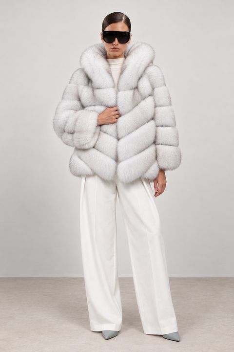 Cappotto con cappuccio in pelliccia di volpe