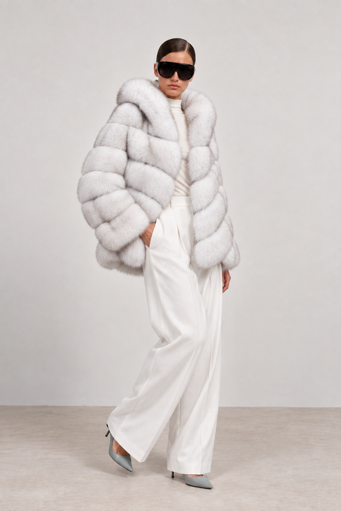 Cappotto con cappuccio in pelliccia di volpe
